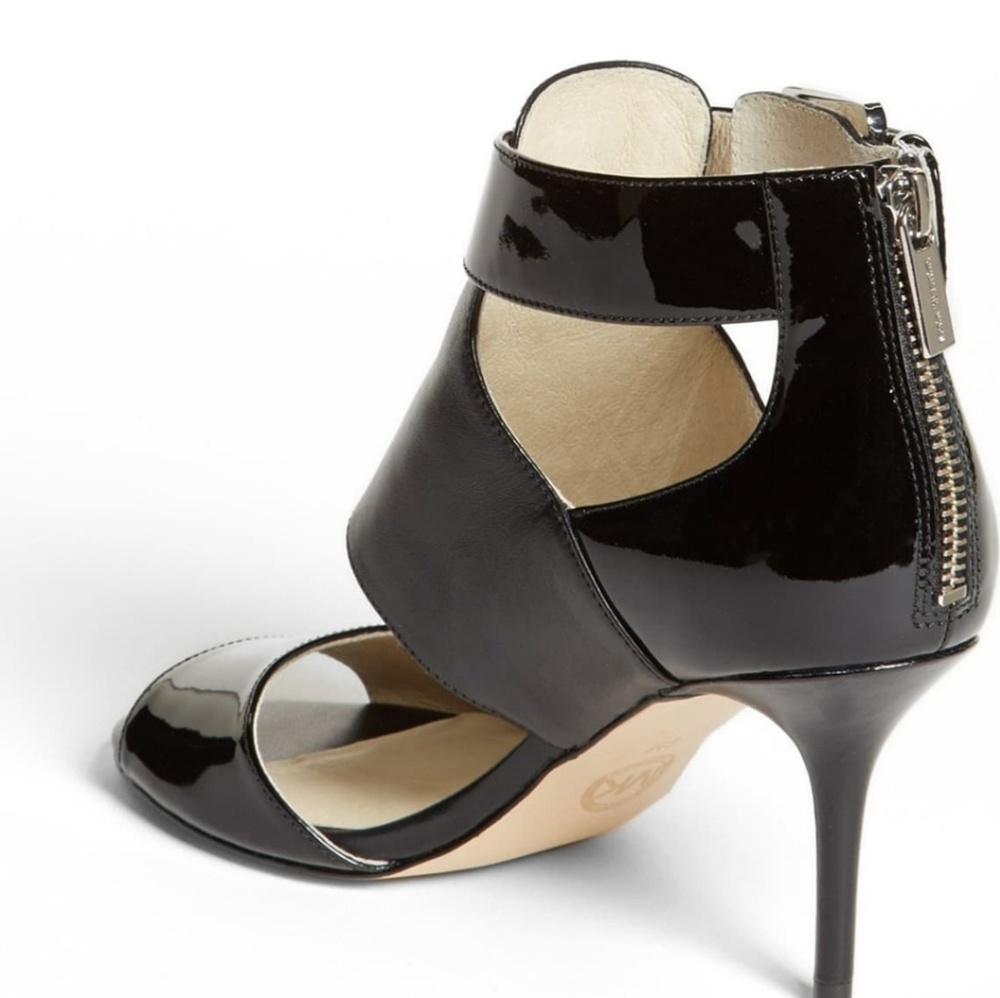 COPY - Brand new NO  BOX. Michael Michael Kors "Land